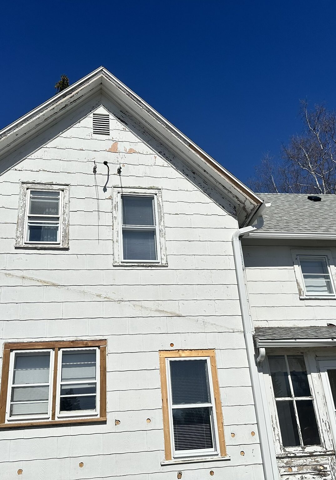 Transite exterior siding that contains asbestos